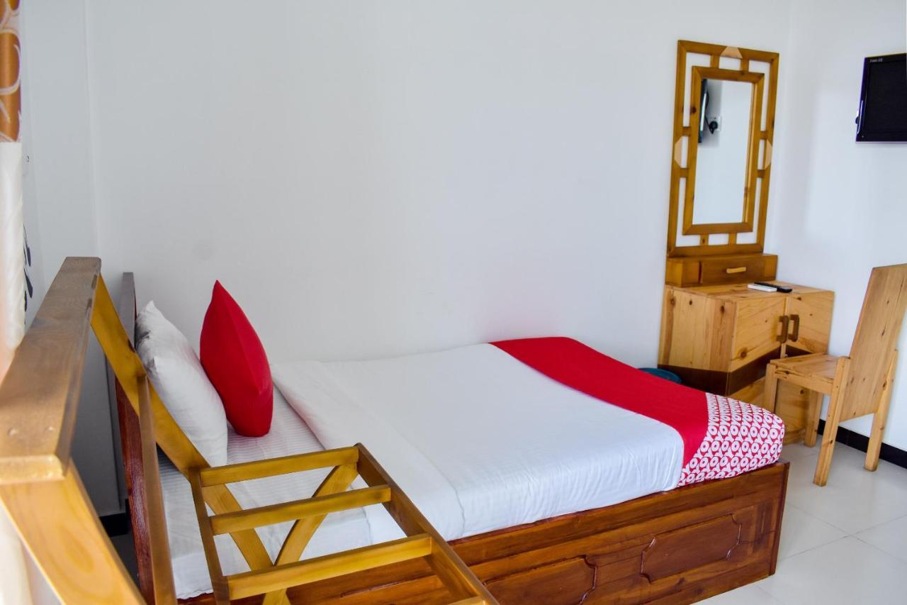 Mallika Resort Тринкомалі Екстер'єр фото